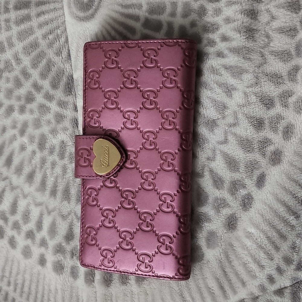 Authentic Gucci wallet